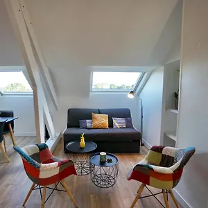 La Lucarne Au Centre Avec Parking Prive Et Ascenseur Appartement Concarneau